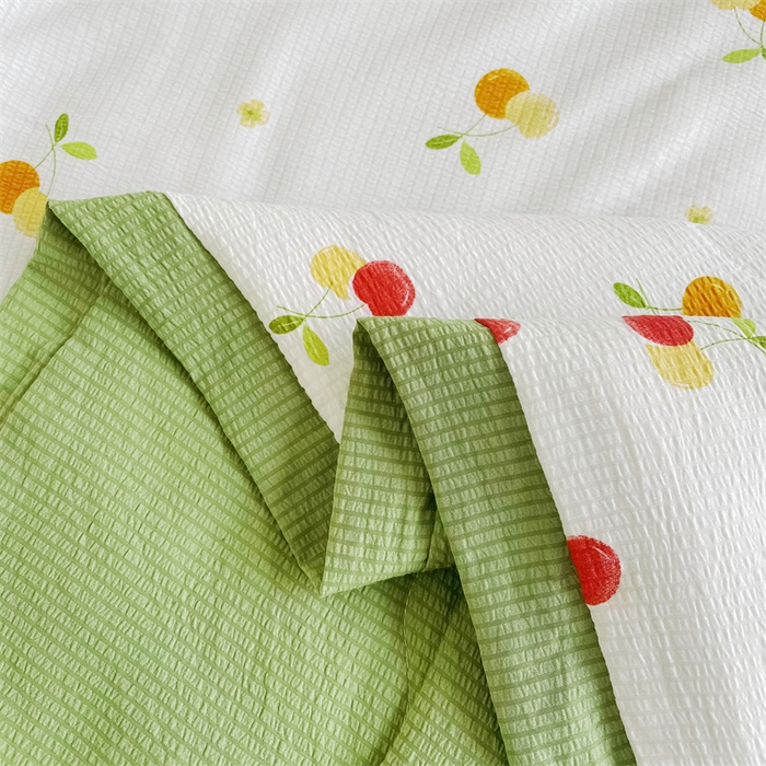 91家纺网 家纺一手货源 找家纺 南北家居 2025新款亲肤泡泡棉提花夏被 甜蜜樱桃