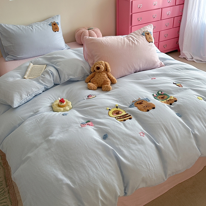 91家纺网 家纺一手货源 找家纺 TT.one 塔塔家居 2025新款全棉双层纱毛巾绣萌宠系列四件套 呆萌皮皮