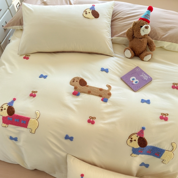 91家纺网 家纺一手货源 找家纺 如意朵2025新款全棉毛巾绣四件套 狗狗家族