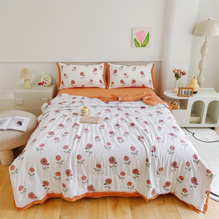 91家纺网 家纺一手货源 找家纺 南北家居 2025新款亲肤泡泡棉提花夏被 俏佳人