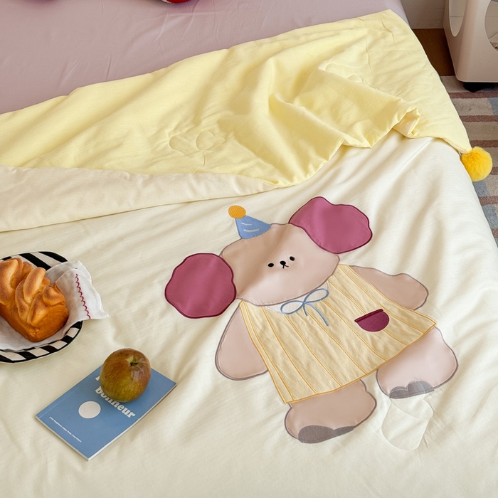 91家纺网 家纺一手货源 找家纺 喜多兔2025新款高精密人字棉贴布绣奶里奶气夏被夏凉被 黄色奶气小狗