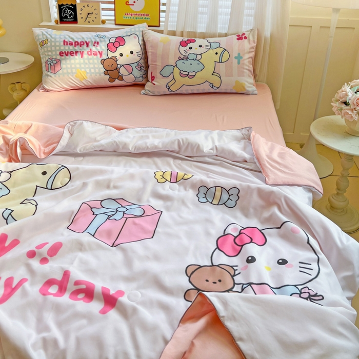 91家纺网 家纺一手货源 找家纺 海岛哥哥 2025新款水洗棉大版卡通夏被 凯蒂的礼物