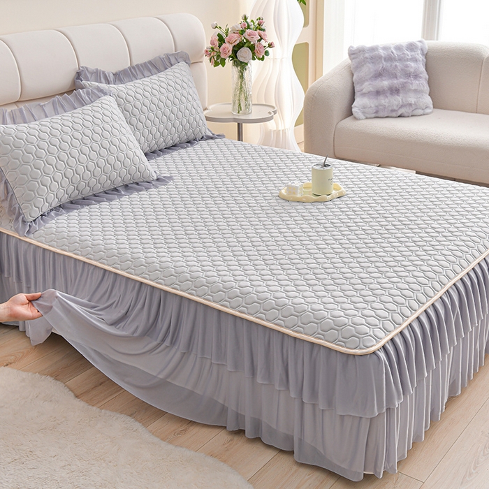 91家纺网 家纺一手货源 找家纺 畅畅家纺 2025新款夏季凉感丝足球花纯色凉席夏被四件套 足球花-陨石灰