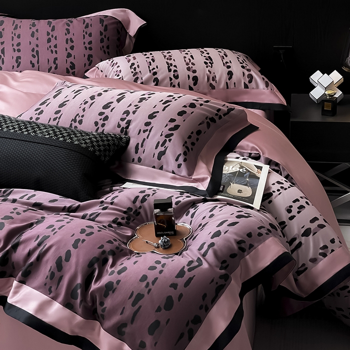 91家纺网 家纺一手货源 找家纺 爱妮菲2025夏季A类天丝棉夹棉床盖床笠四件套全棉纯棉纯色长绒棉真丝保护罩高级感全工艺床上用品 雨棠