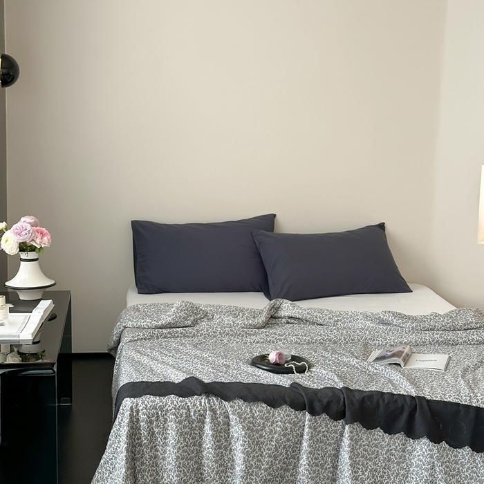 91家纺网 家纺一手货源 找家纺 觅糖  2025新款春夏款法式蕾丝针织大豆夏被 初见