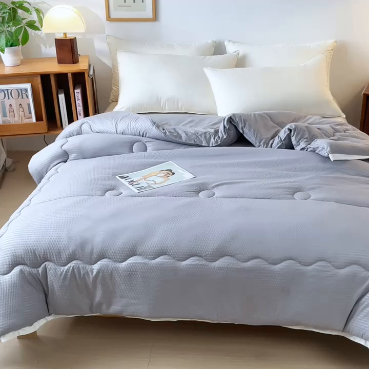 91家纺网 家纺一手货源 找家纺 百花王2025新款泡泡棉纯色简约升级款大豆被子被芯 原棉大豆被泡泡升级款 -灰色