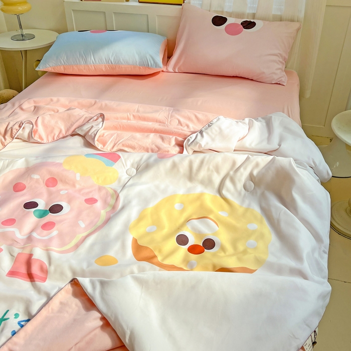 91家纺网 家纺一手货源 找家纺 海岛哥哥 2025新款水洗棉大版卡通夏被 小小甜甜圈