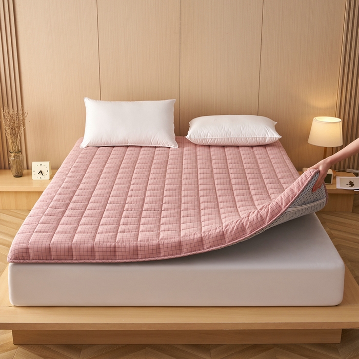 91家纺网 家纺一手货源 找家纺 锦丝钰床垫 2025新款色织水洗棉棉花床垫 小粉格