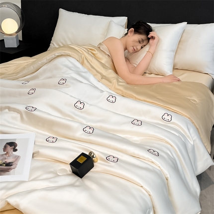 91家纺网 家纺一手货源 找家纺 （总）无界 2025新款B类水洗真丝绣花夏被系列-秘境