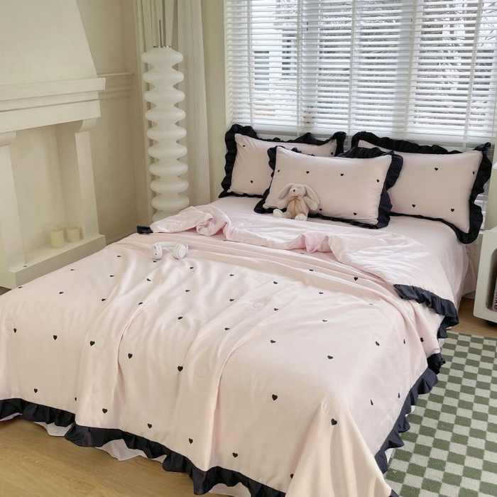 91家纺网 家纺一手货源 找家纺 绣女坊  2025新款水洗天丝夏被四件套 粉色爱心