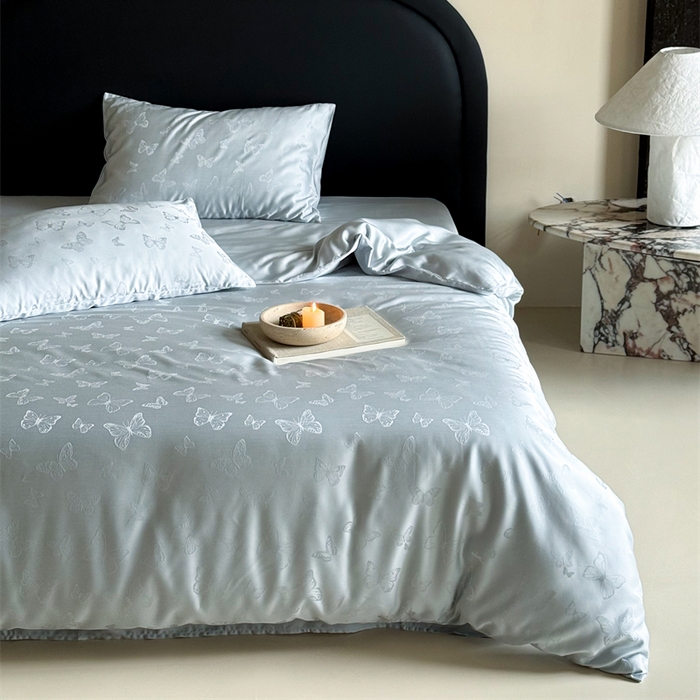 91家纺网 家纺一手货源 找家纺 FORTWO2025新款60支兰精天丝浮雕提花四件套		 云渺-蓝