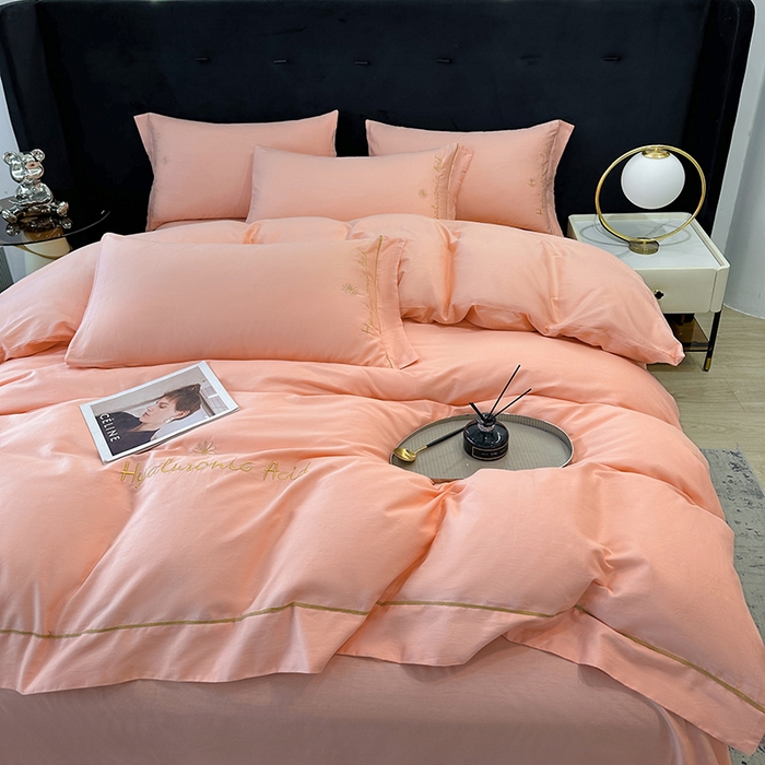 91家纺网 家纺一手货源 找家纺 宇彬家纺 2025直播新款13374全棉纯棉母婴级压线一字绣纯色刺绣四件套全棉纯棉贡缎新疆长绒字母款铂金系列 铂金 玉颜粉