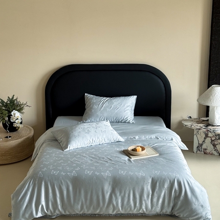 91家纺网 家纺一手货源 找家纺 FORTWO2025新款60支兰精天丝浮雕提花四件套		 云渺-蓝