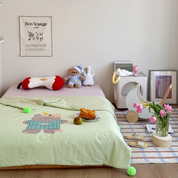 91家纺网 家纺一手货源 找家纺 喜多兔2025新款高精密人字棉贴布绣奶里奶气夏被夏凉被 绿色奶气小猫