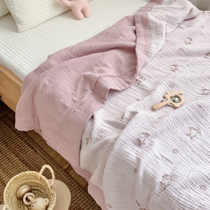 91家纺网 家纺一手货源 找家纺 BOSS 2025新款全棉纯棉皱皱纱儿童盖毯夏被  幼儿园夏被夏凉被空调被 桃桃兔