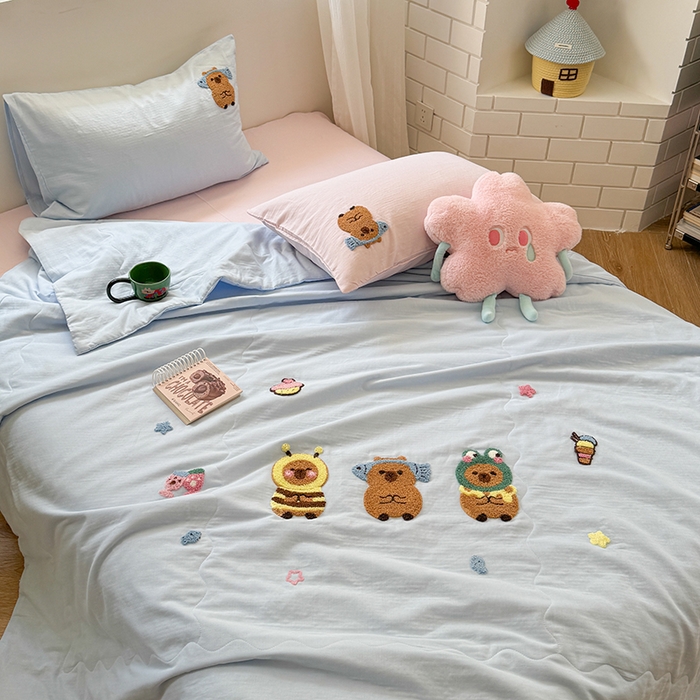 91家纺网 家纺一手货源 找家纺 TT.one 塔塔家居 TT.one 塔塔家居 TT.one 塔塔家居 2025新款全棉双层纱毛巾绣萌宠系列夏被 夏被·呆萌皮皮