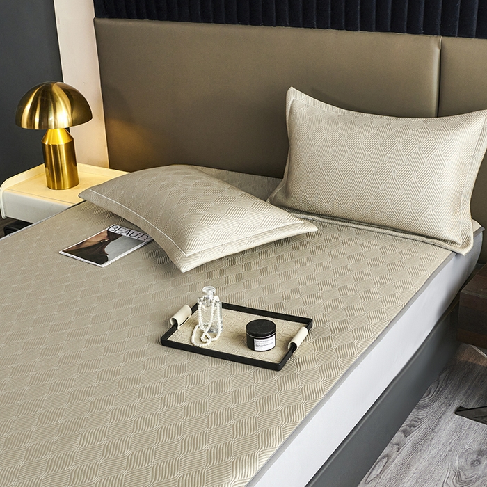 91家纺网 家纺一手货源 找家纺 桂雅居 2025新款高科技冷凝高分子超速凉感软席三件套 香槟金