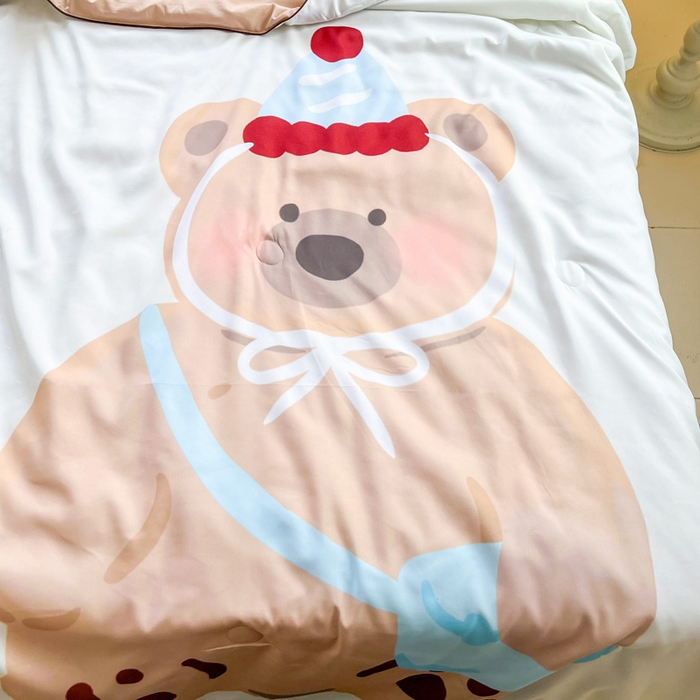 91家纺网 家纺一手货源 找家纺 海岛哥哥 2025新款水洗棉大版卡通夏被 生日熊