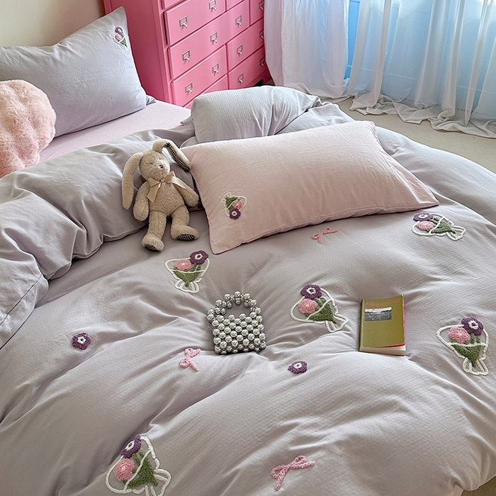 91家纺网 家纺一手货源 找家纺 TT.one 塔塔家居 2025新款全棉双层纱毛巾绣萌宠系列四件套 浪漫假日