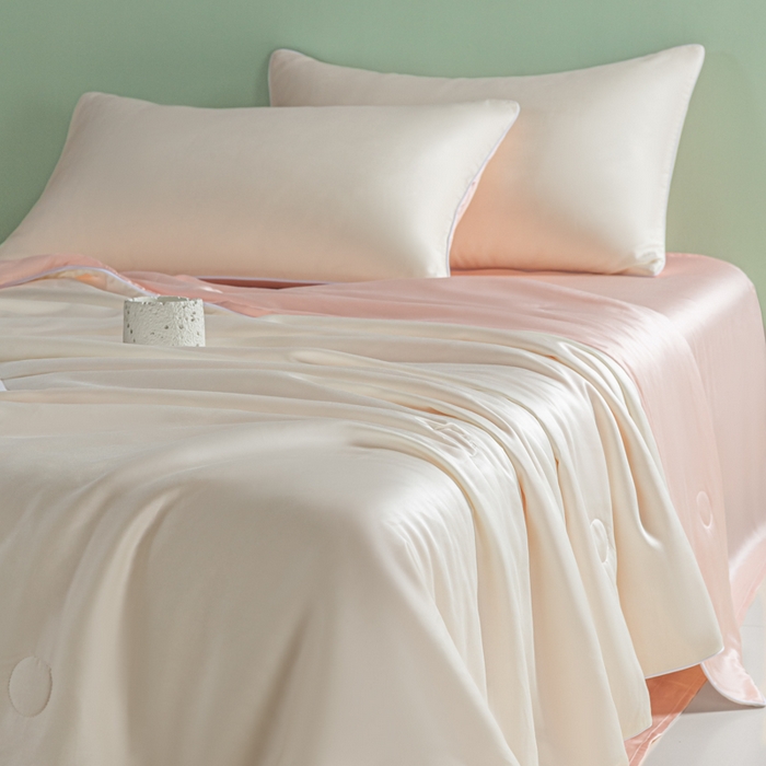 91家纺网 家纺一手货源 找家纺 爱彼家纺 2025夏季新款麻绳款冰丝夏被夏凉被空调被四件套-风格二 麻绳款夏被-奶昔白+粉