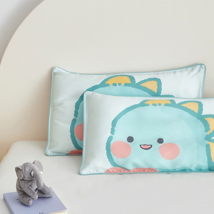 91家纺网 家纺一手货源 找家纺 荷马之梦  2025新款系列——A类60s原创手绘卡通儿童枕套 微笑恐龙
