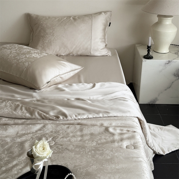 91家纺网 家纺一手货源 找家纺 鹿班家居 2025年夏季60S莱赛尔提花夏被系列-原野【标准会员-20元】 原野-香槟