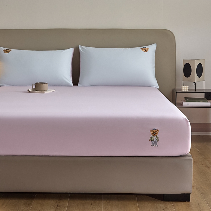 91家纺网 家纺一手货源 找家纺 禾时 2025新款A类全棉卡通小熊刺绣床笠床套床罩床垫保护套 贝尔熊-紫