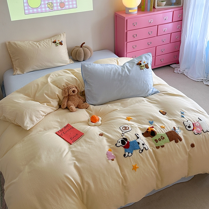 91家纺网 家纺一手货源 找家纺 TT.one 塔塔家居 2025新款全棉双层纱毛巾绣萌宠系列四件套 狗狗日记