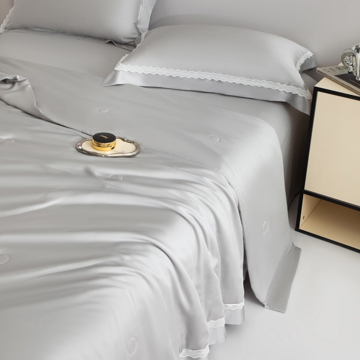 91家纺网 家纺一手货源 找家纺 桂雅居2025新款80支进口莱赛尔双丝夏被-达芙妮 雅灰