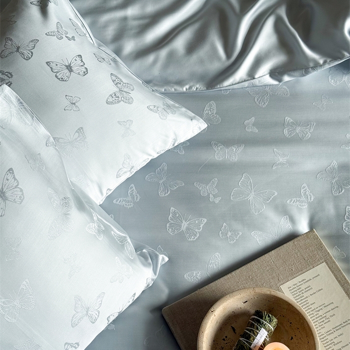 91家纺网 家纺一手货源 找家纺 FORTWO2025新款60支兰精天丝浮雕提花四件套		 云渺-蓝