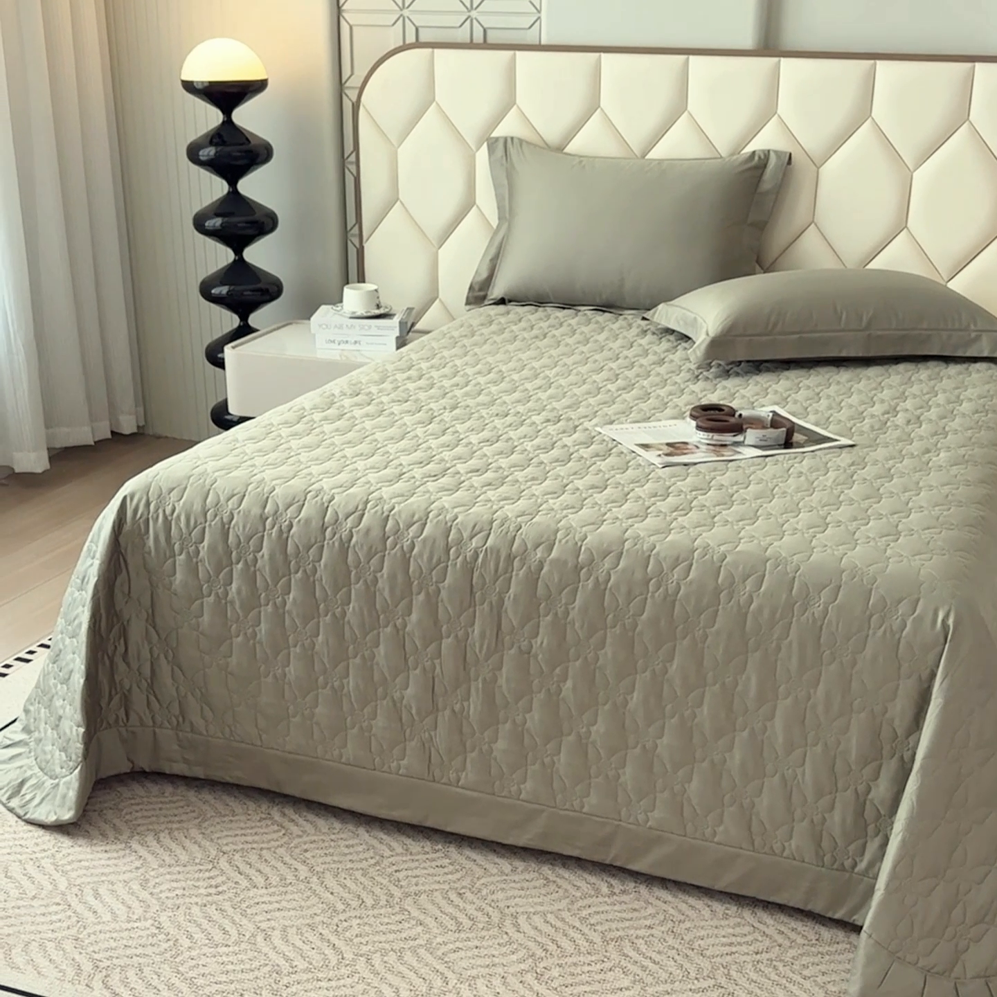 91家纺网 家纺一手货源 找家纺 好阁家纺 2025新款100支全棉蚕丝豆邦纤维床盖 绿墨