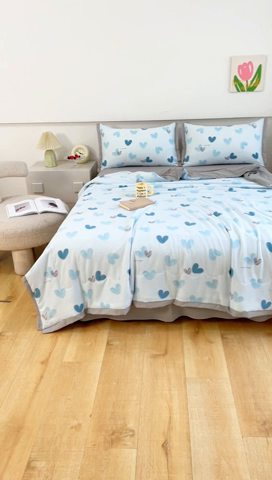 91家纺网 家纺一手货源 找家纺 南北家居  2025新款亲肤泡泡棉提花夏被 一见倾心