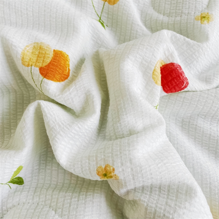 91家纺网 家纺一手货源 找家纺 南北家居 2025新款亲肤泡泡棉提花夏被 甜蜜樱桃