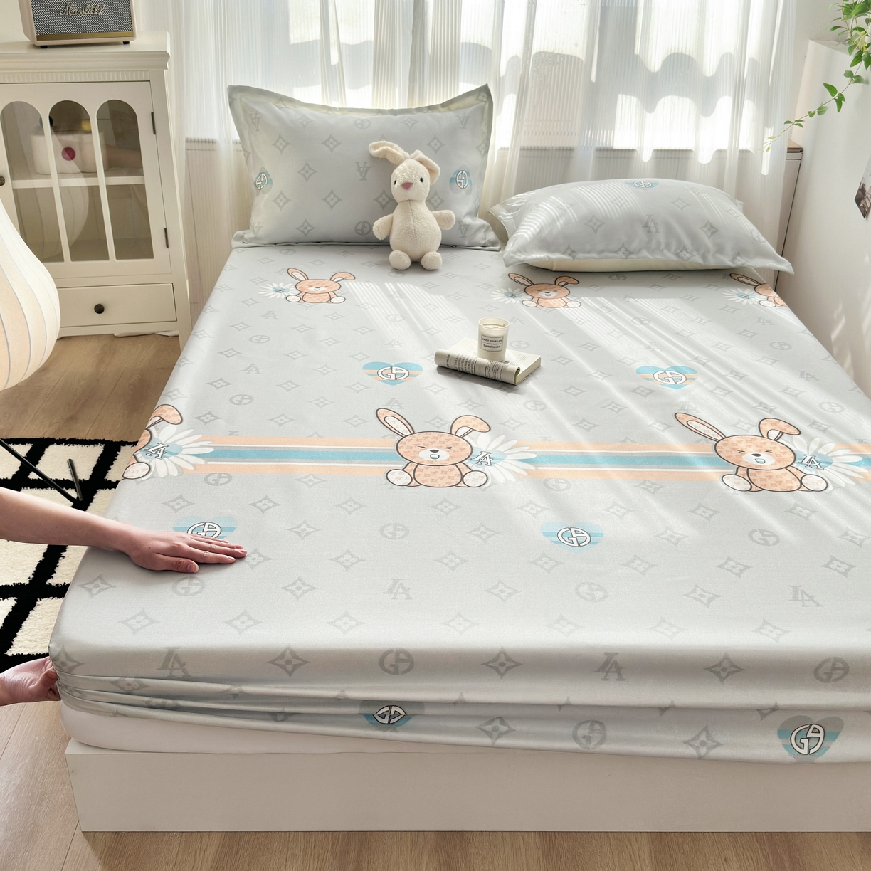 91家纺网 家纺一手货源 找家纺 乐居家纺 2025新款亲肤舒适活性印染水洗冰丝床笠 米妮兔-卡