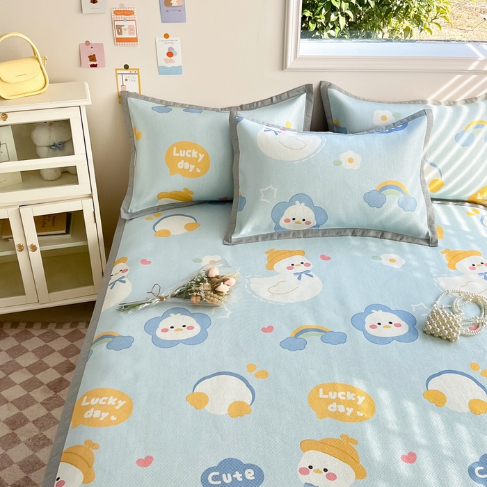 91家纺网 家纺一手货源 找家纺 典曼家纺 2025春夏新款250D冰丝宽边圆网冰丝凉席席子 可爱鸭