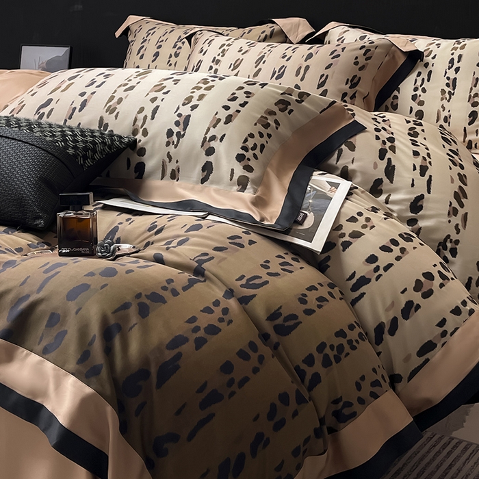 91家纺网 家纺一手货源 找家纺 乔力卡沃2025高端轻奢新品A类100支天丝棉夹棉床盖床笠四件套全棉纯棉床单加厚高端数码印花长绒棉床上用品  雨棠