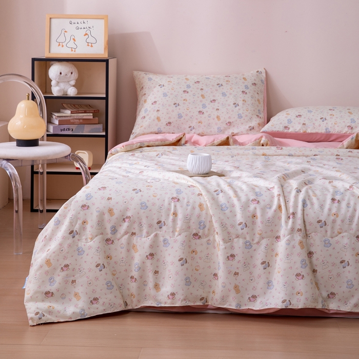 91家纺网 家纺一手货源 找家纺 南北家居 2025新款针织棉双层纱夏被四件套 呆呆熊