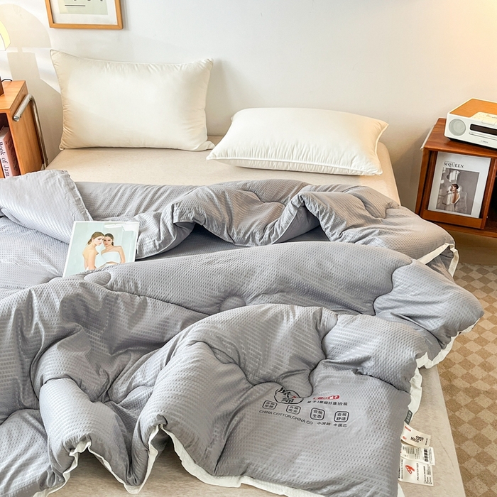 91家纺网 家纺一手货源 找家纺 百花王2025新款泡泡棉纯色简约升级款大豆被子被芯 原棉大豆被泡泡升级款 -灰色