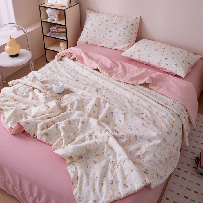 91家纺网 家纺一手货源 找家纺 南北家居 2025新款针织棉双层纱夏被四件套 呆呆熊