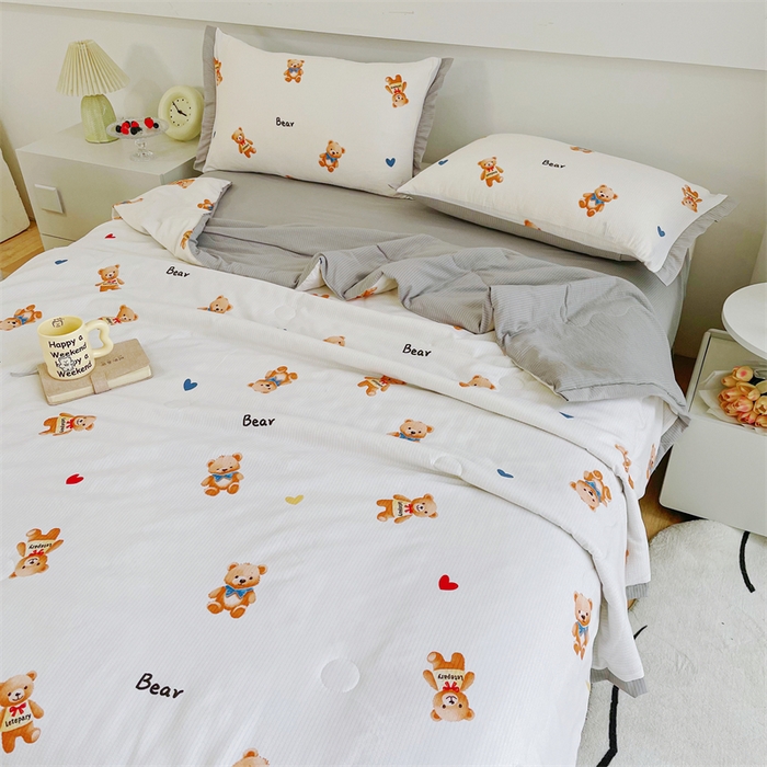 91家纺网 家纺一手货源 找家纺 南北家居 2025新款亲肤泡泡棉提花夏被 欢乐熊