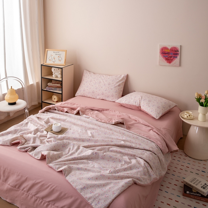 91家纺网 家纺一手货源 找家纺 南北家居 2025新款针织棉双层纱夏被四件套 樱落