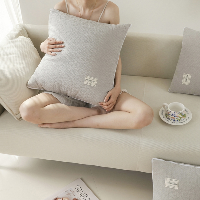 91家纺网 家纺一手货源 找家纺 番茄+ 2025新款简约全棉色织抱枕被 大地灰