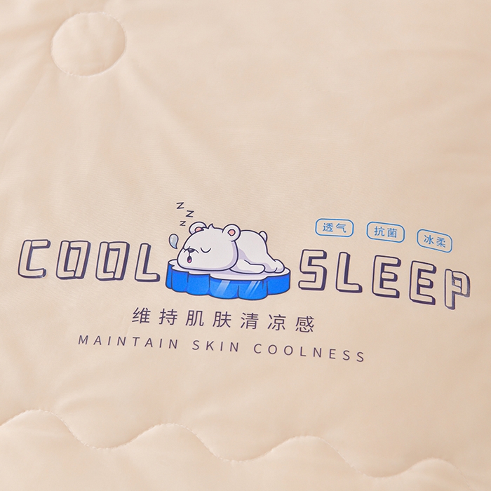 91家纺网 家纺一手货源 找家纺 畅畅家纺 2025新款夏季凉感丝足球花纯色凉席夏被四件套 足球花-米黄