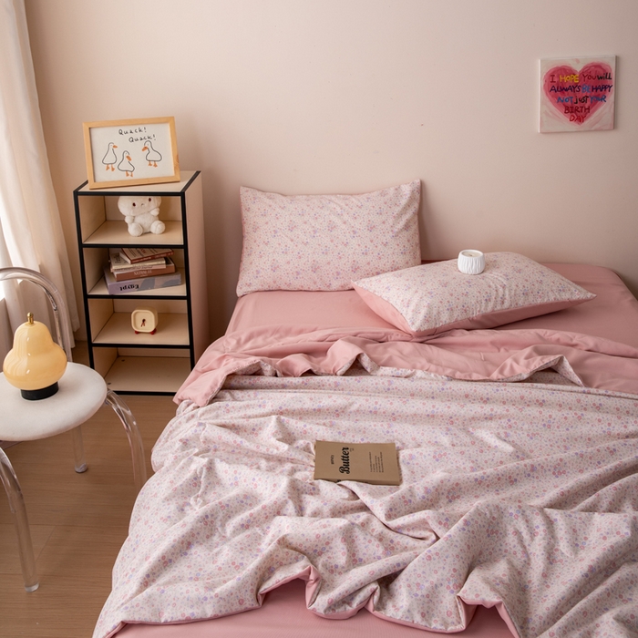 91家纺网 家纺一手货源 找家纺 南北家居 2025新款针织棉双层纱夏被四件套 樱落