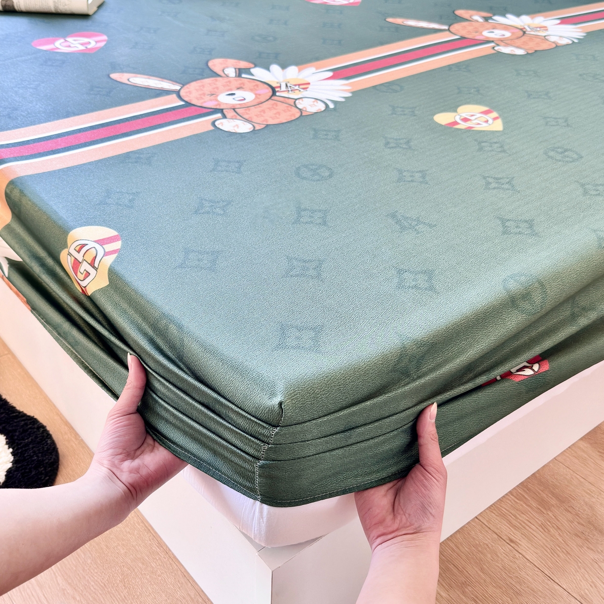 91家纺网 家纺一手货源 找家纺 乐居家纺 2025新款亲肤舒适活性印染水洗冰丝床笠 米妮兔-绿