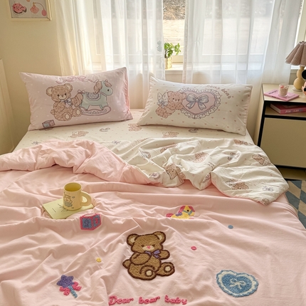 91家纺网 家纺一手货源 找家纺 （总）贝扬思  2025新款Lolita毛巾绣夏被套件	