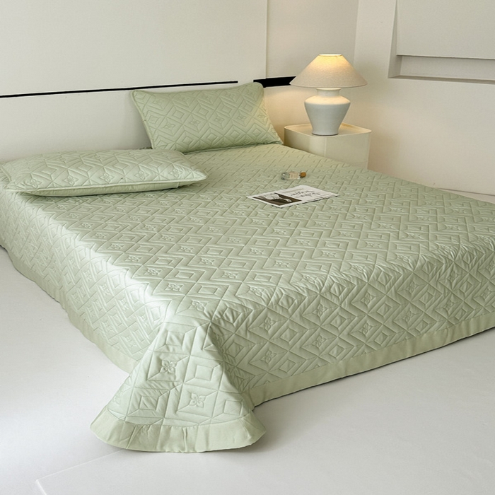 91家纺网 家纺一手货源 找家纺 云雀  2025新款舒适莱赛尔天丝夹棉床盖 菱格床盖-豆绿