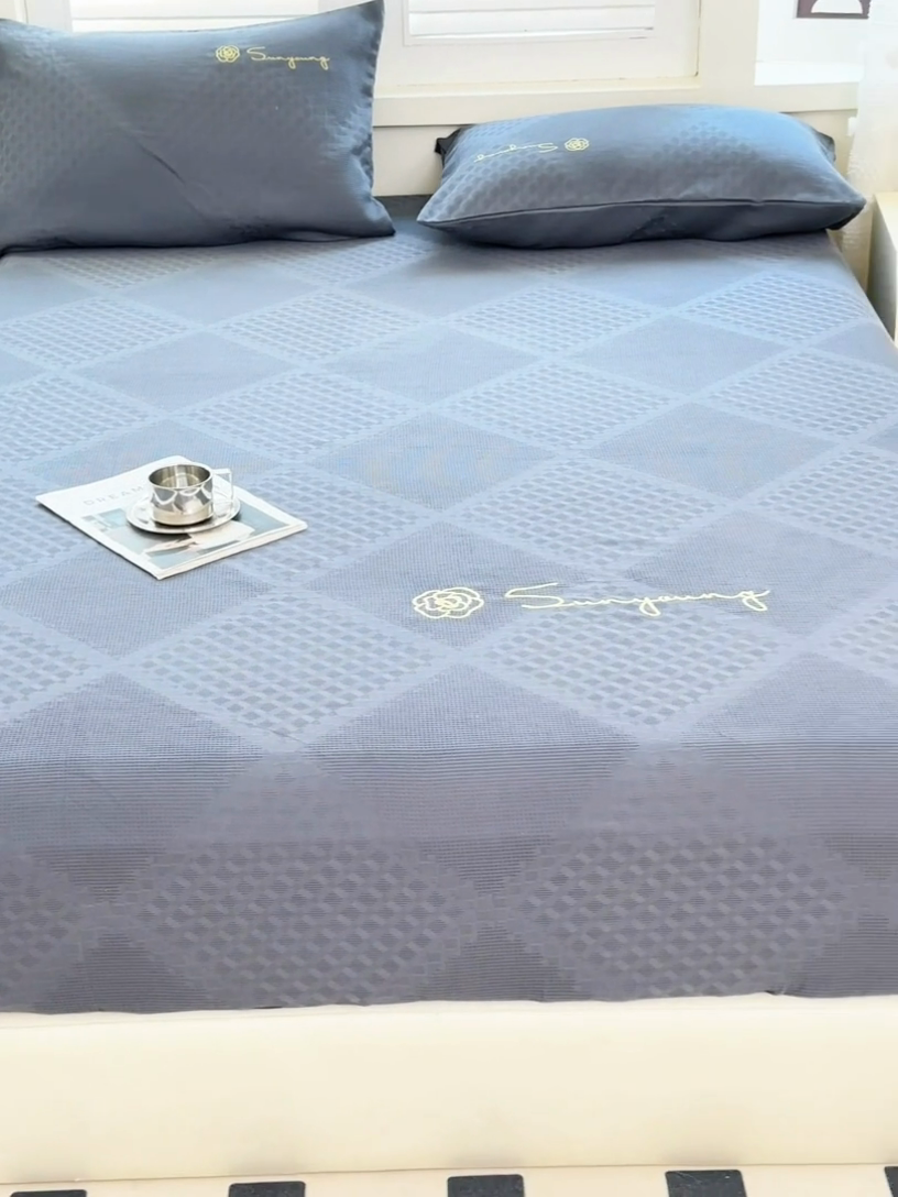 91家纺网 家纺一手货源 找家纺 曼町家居 2025新款全棉华夫格床笠 蔚蓝