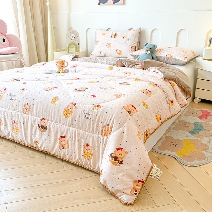 91家纺网 家纺一手货源 找家纺 熙宴家纺 2025新款A类水洗双层纱100%新疆棉花印花夏被空调被夏凉被 小熊蛋糕