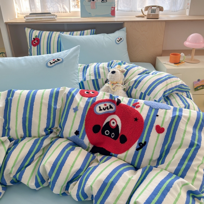 91家纺网 家纺一手货源 找家纺 如意朵2025新款全棉毛巾绣四件套 躲猫猫